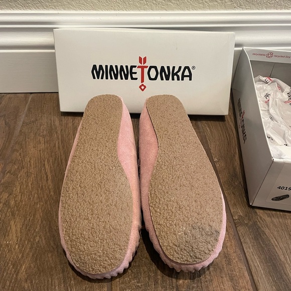 Minnetonka Pink Women's Moccasins - Picture 2 of 6